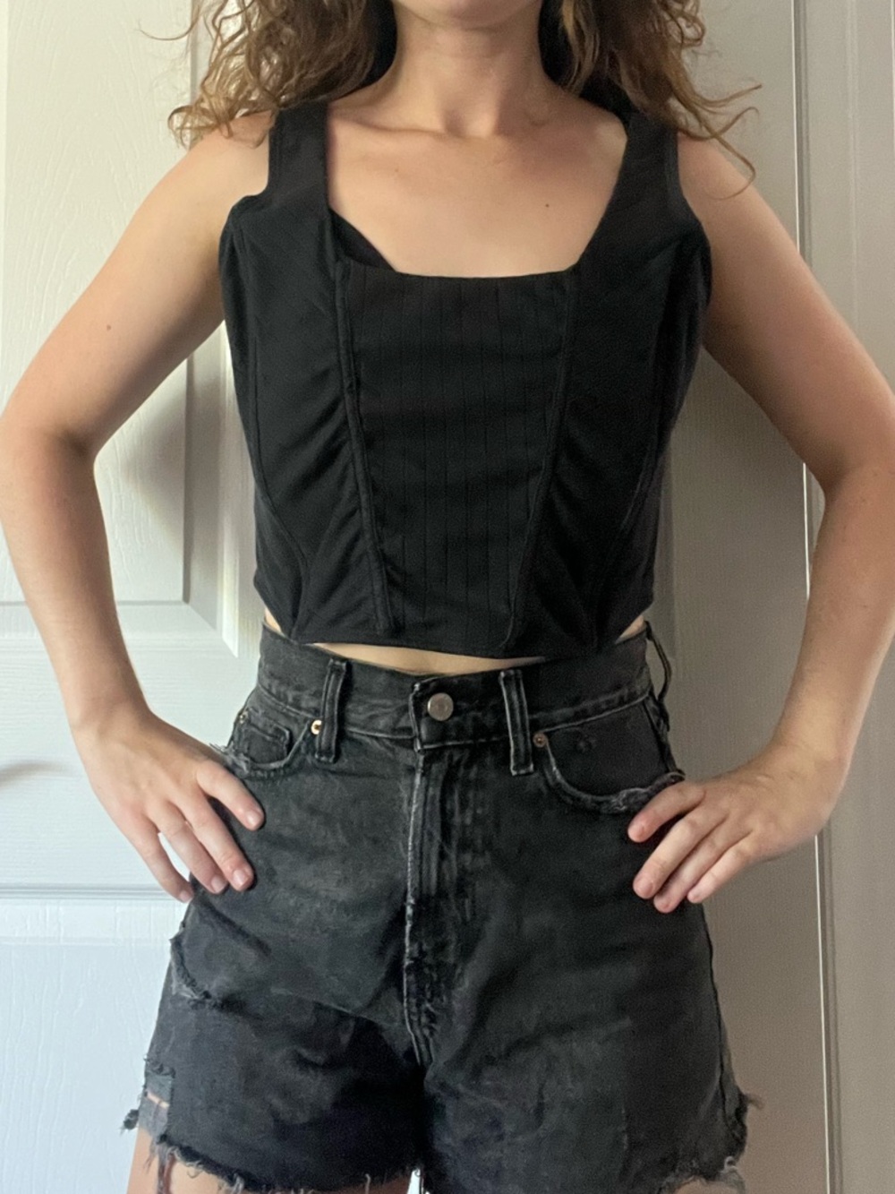 No Boundaries Structured Cropped Tank Top - Picture 8 of 8